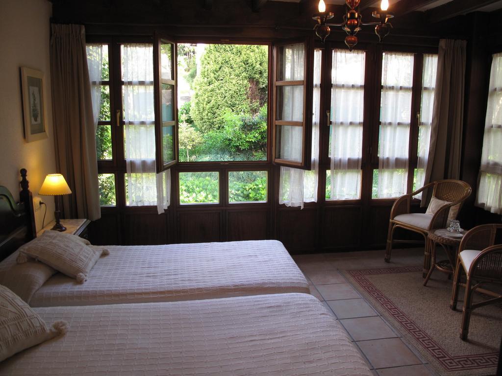 Trisqueles Y Buganvillas Villaviciosa  Δωμάτιο φωτογραφία