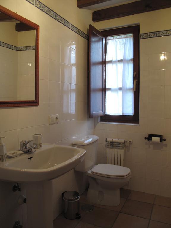 Trisqueles Y Buganvillas Villaviciosa  Δωμάτιο φωτογραφία
