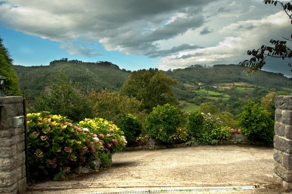 Trisqueles Y Buganvillas Villaviciosa  Εξωτερικό φωτογραφία
