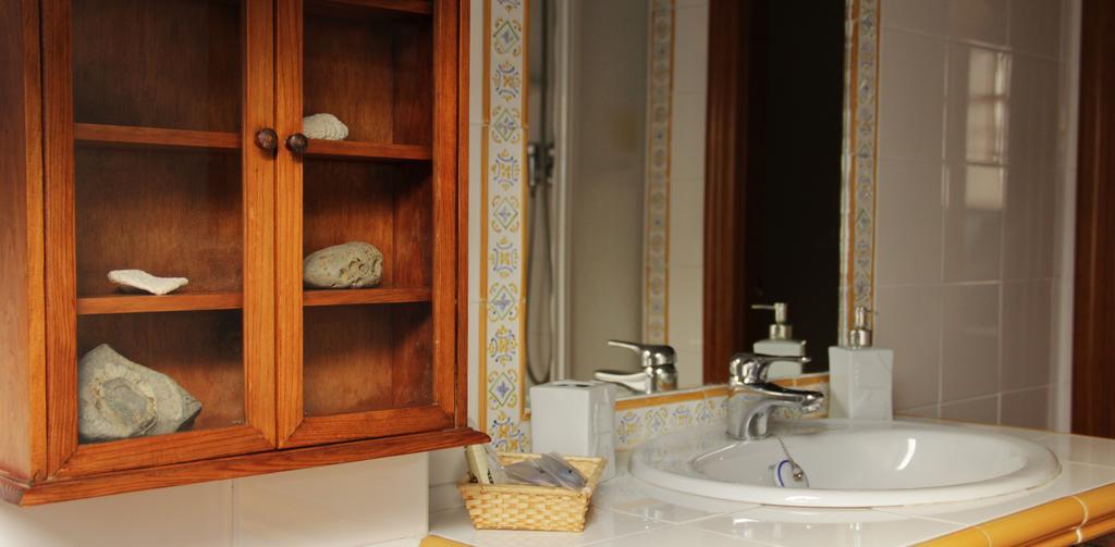 Trisqueles Y Buganvillas Villaviciosa  Εξωτερικό φωτογραφία