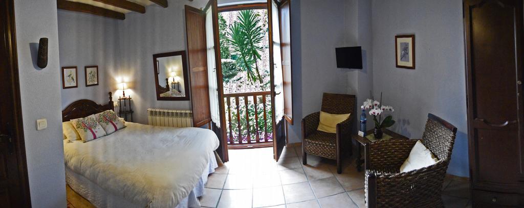 Trisqueles Y Buganvillas Villaviciosa  Εξωτερικό φωτογραφία