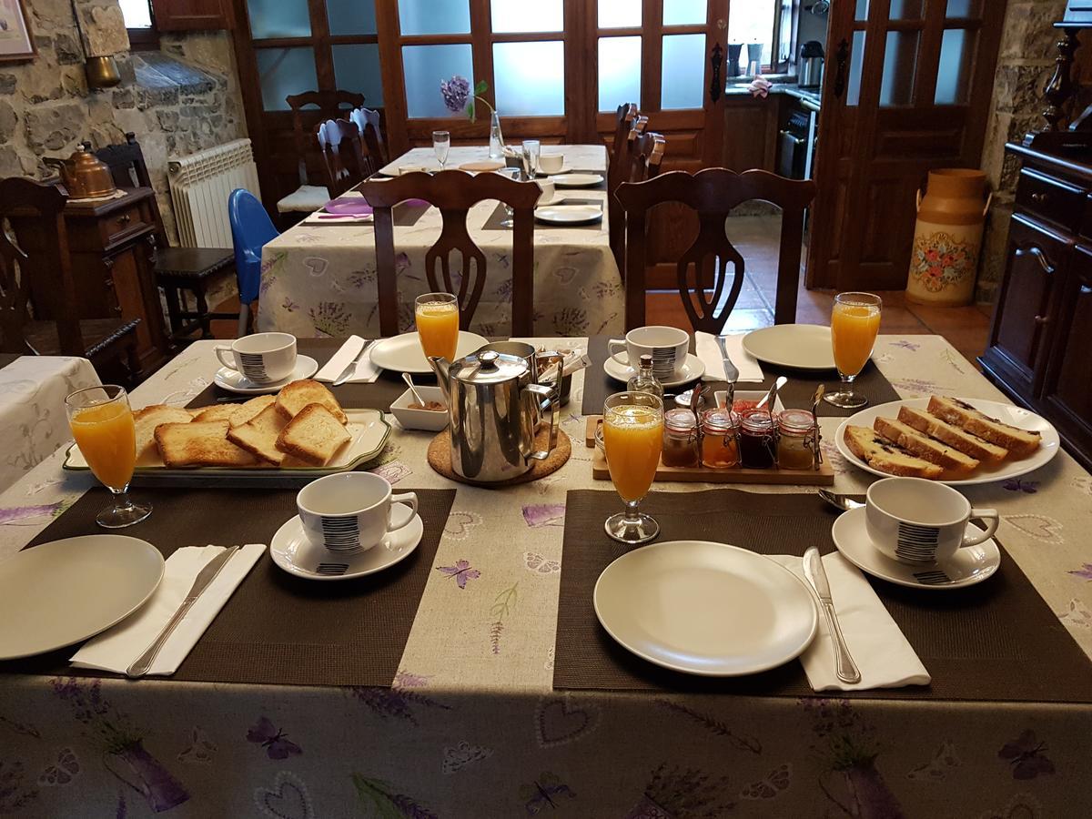 Trisqueles Y Buganvillas Villaviciosa  Εξωτερικό φωτογραφία